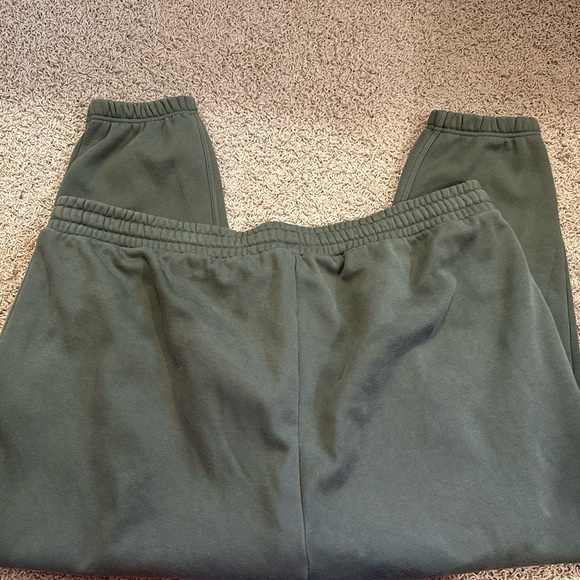 FABLETICS size 4X Cozy Forest Green Fleece Lined "On the Go" Sweatpants - Picture 3 of 4